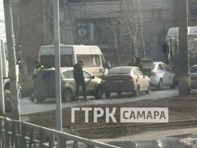 В Самаре ДТП на кольце парализовало движение