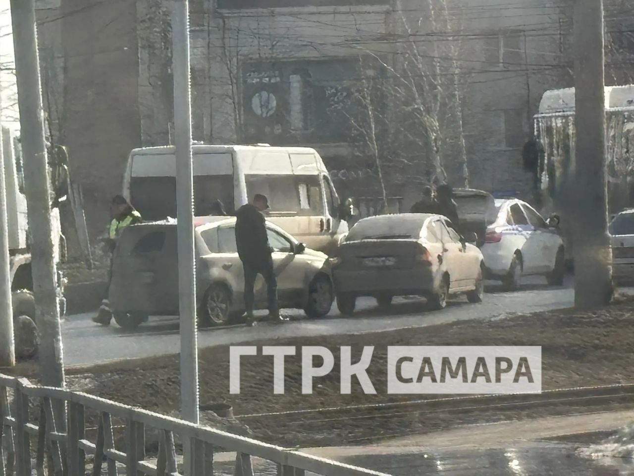 В Самаре ДТП на кольце парализовало движение