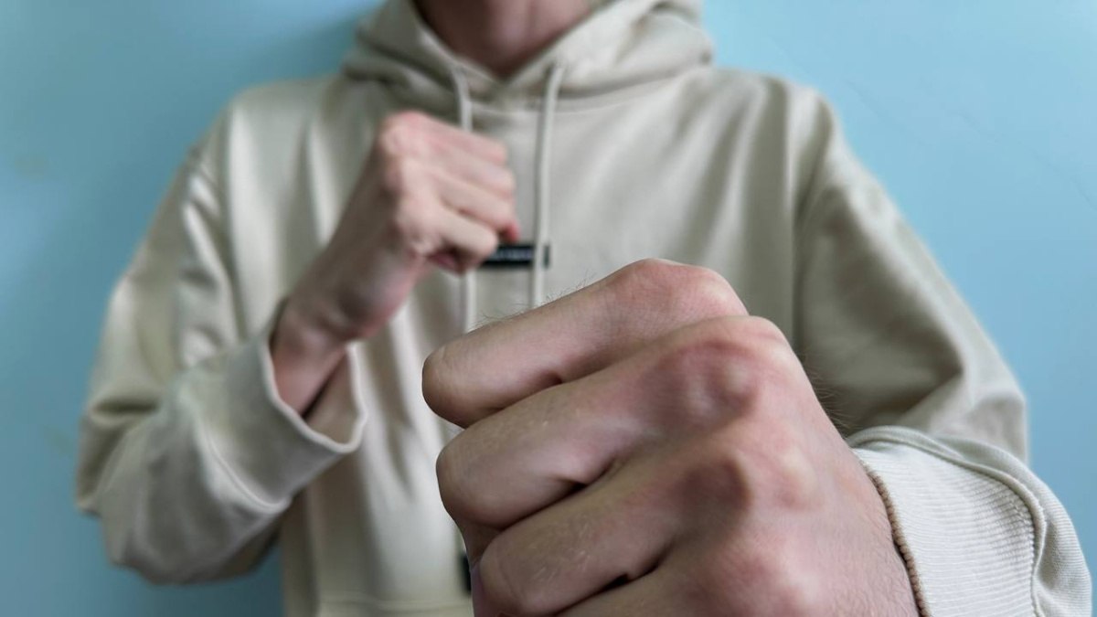 Под Самарой мужчина избил жену через месяц после ареста за побои другой женщины