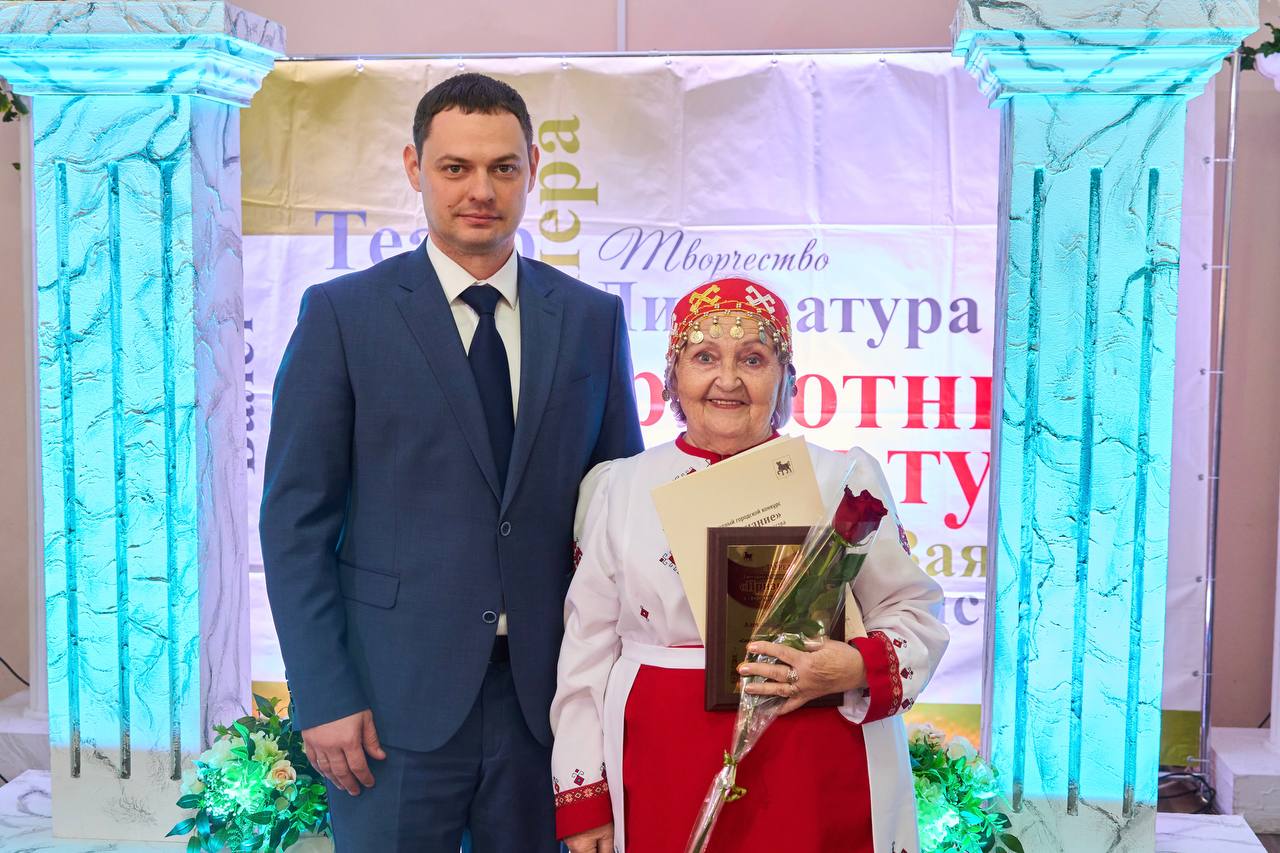 Хранители искусства и вдохновения: в Сызрани чествовали работников культуры Хранители искусства и вдохновения: в Сызрани чествовали работников культуры