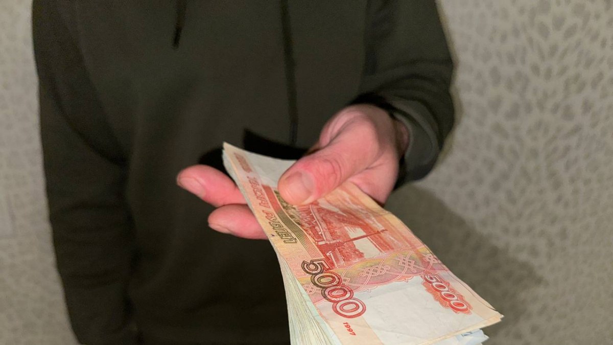 Почти 2 миллиона за один звонок: житель Самары перевел деньги лжесотруднику банка