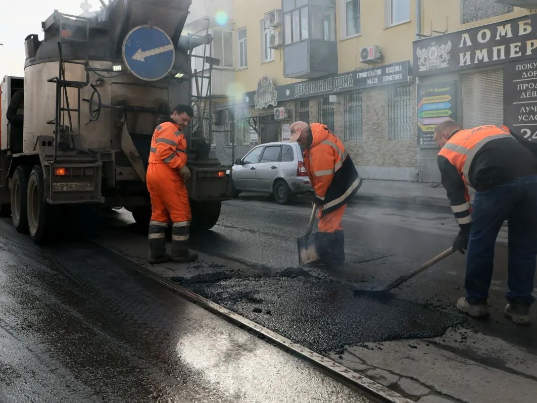 Генеральная уборка улиц после зимы проходит в Самаре Генеральная уборка улиц после зимы проходит в Самаре