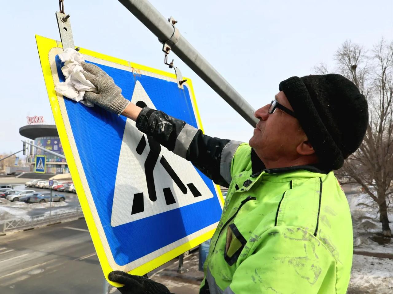 В Самаре 600-800 человек ежедневно выходят на уборку города после зимнего сезона