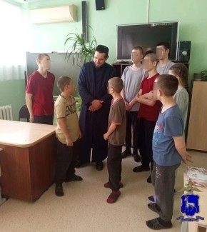 В Самаре для воспитанников в центре временного содержания для несовершеннолетних правонарушителей, провели встречу с представителем духовенства