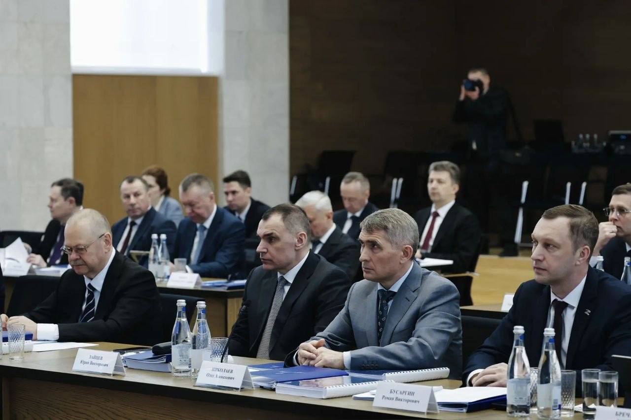 В Нижнем Новгороде проходит заседание Совета с участием руководителей профильных министерств и ведомств, глав регионов ПФО, федеральных экспертов В Нижнем Новгороде проходит заседание Совета с участием руководителей профильных министерств и ведомств, глав регионов ПФО, федеральных экспертов