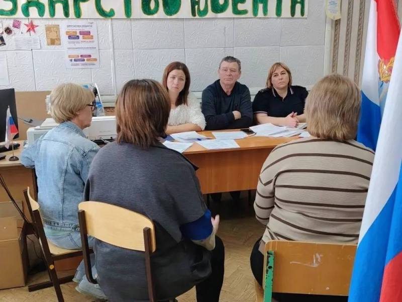 В Самаре, Нефтегорске и Клявлинском районе полицейские провели беседы со школьниками о здоровом образе жизни и вреде наркотиков В Самаре, Нефтегорске и Клявлинском районе полицейские провели беседы со школьниками о здоровом образе жизни и вреде наркотиков