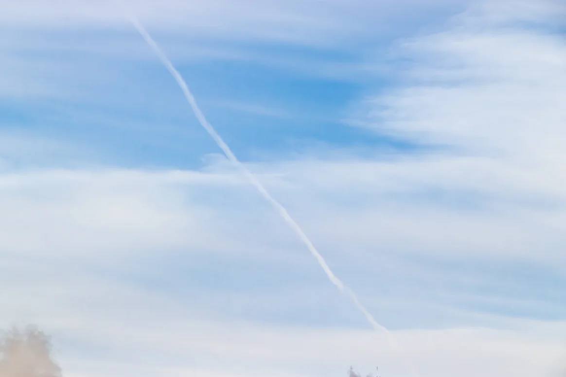 По данным министерства обороны РФ в течение прошедшей ночи дежурными средствами ПВО перехвачены и уничтожены 102 украинских беспилотных летательных аппарата самолетного типа над территориями Белгородской, Курской...