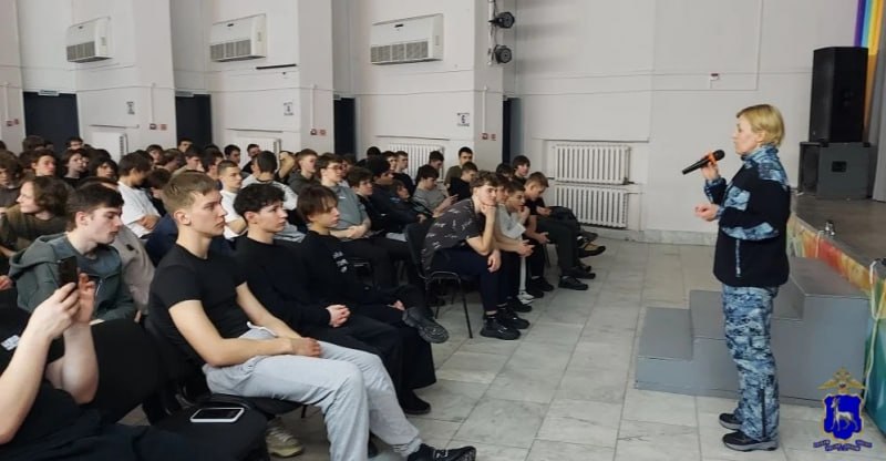 Сотрудники полиции Самарской области провели профориентационные мероприятия, направленные на знакомство молодёжи со службой в органах внутренних дел