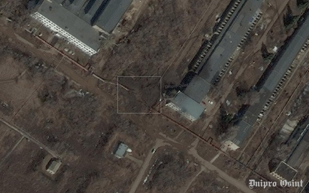 Последствия ударов ракет FP-5 Фламинго по химическому предприятию «Промсинтез» в городе Чапаевск Самарской области, снятые со спутника Последствия ударов ракет FP-5 Фламинго по химическому предприятию «Промсинтез» в городе Чапаевск Самарской области, снятые со спутника