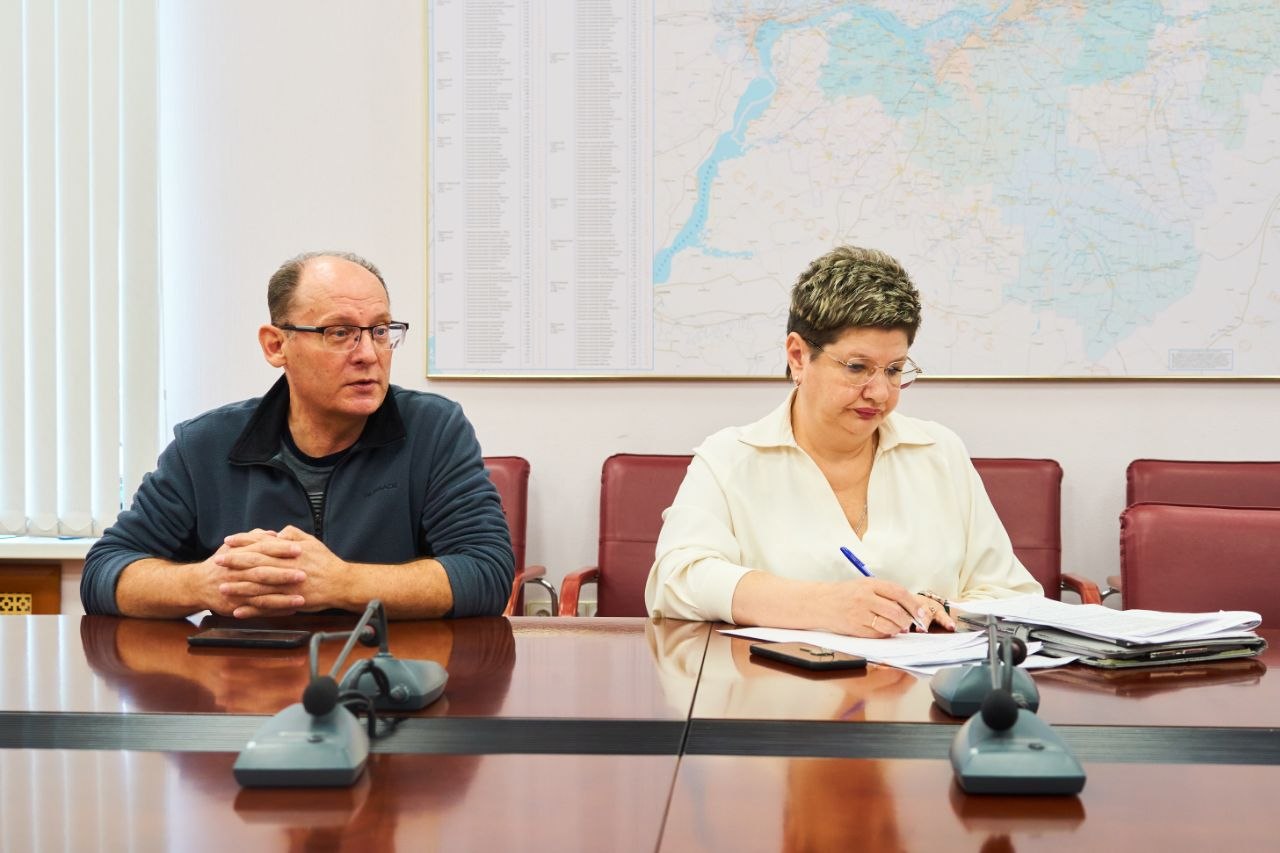 Вывески по новым правилам. 27 марта в городской администрации состоялась рабочая встреча под председательством исполняющего обязанности главы города Андрея Советкина Вывески по новым правилам. 27 марта в городской администрации состоялась рабочая встреча под председательством исполняющего обязанности главы города Андрея Советкина