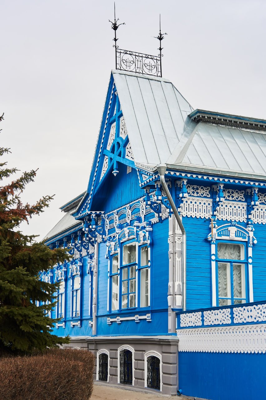 Резная сказка на берегу Крымзы Резная сказка на берегу Крымзы