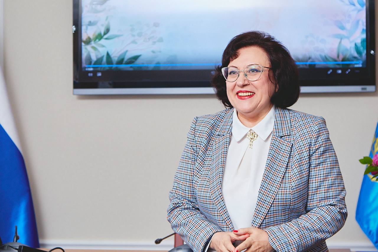 С легкой грустью, но с огромной благодарностью проводили на заслуженный отдых заместителя министра Любовь Алексеевну Иванову С легкой грустью, но с огромной благодарностью проводили на заслуженный отдых заместителя министра Любовь Алексеевну Иванову