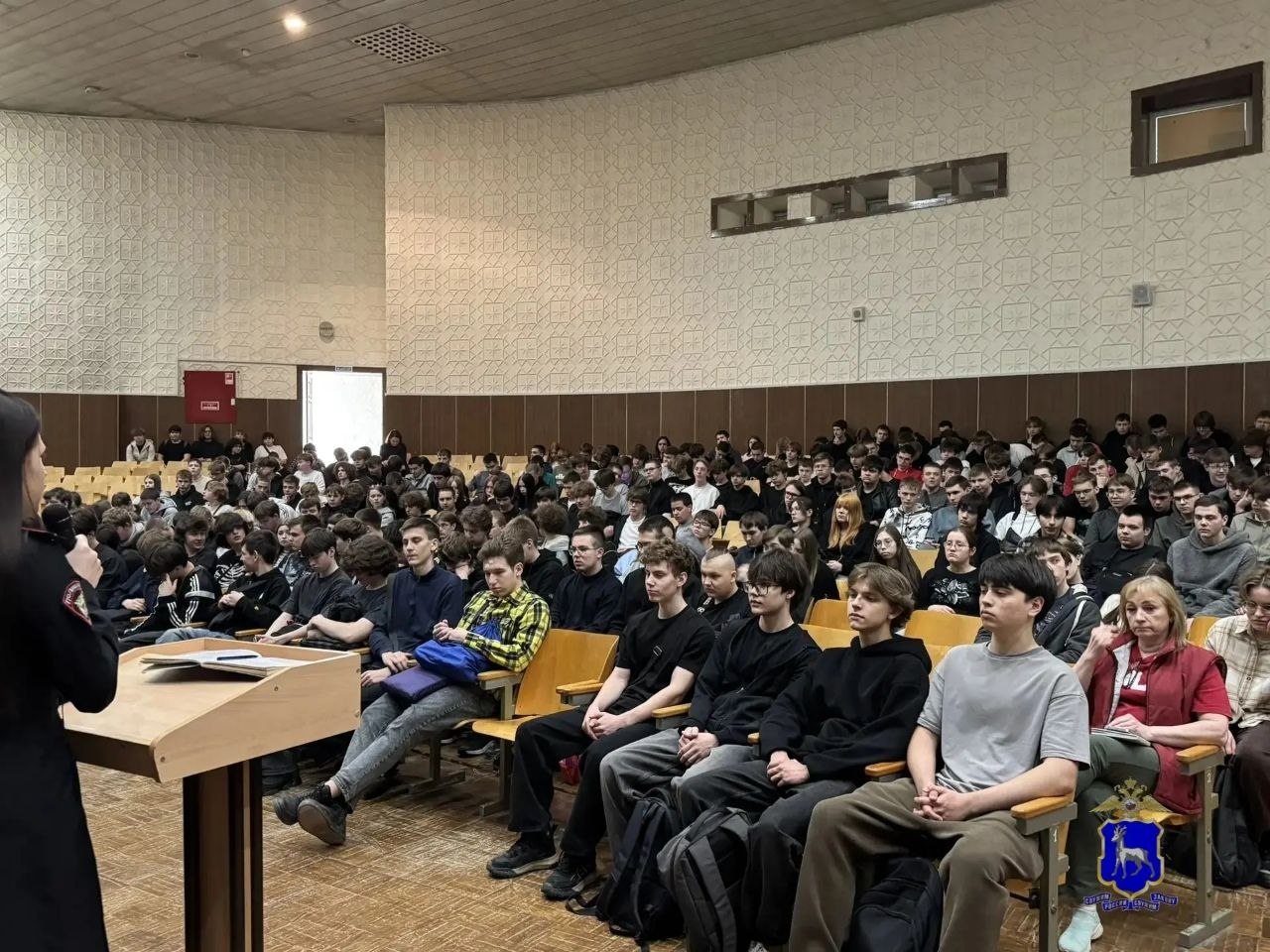 В Самарской области сотрудники полиции и представители Общественных советов при территориальных органах внутренних дел провели профориентационные встречи со школьниками В Самарской области сотрудники полиции и представители Общественных советов при территориальных органах внутренних дел провели профориентационные встречи со школьниками