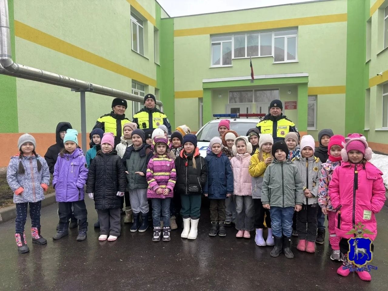 Сотрудники Госавтоинспекции провели занятие по ПДД для воспитанников детского сада Сотрудники Госавтоинспекции провели занятие по ПДД для воспитанников детского сада