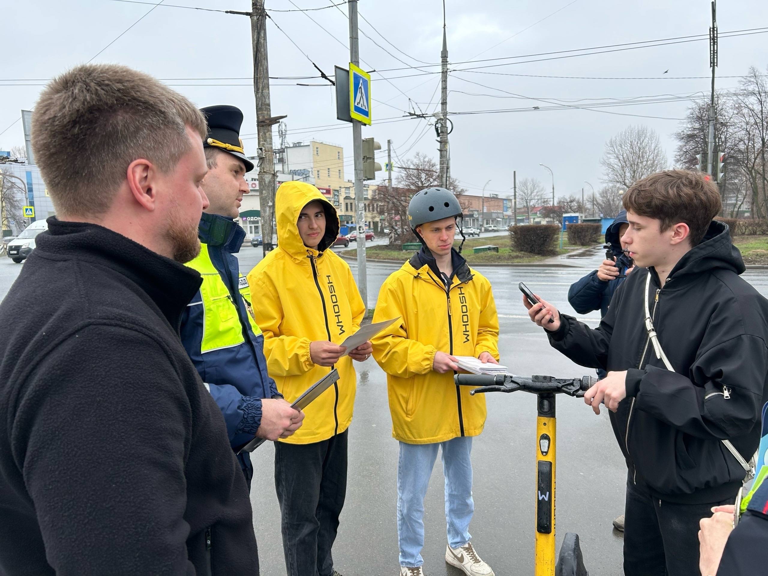СИМ-безопасность: полиция и общественники провели рейд в Тольятти СИМ-безопасность: полиция и общественники провели рейд в Тольятти
