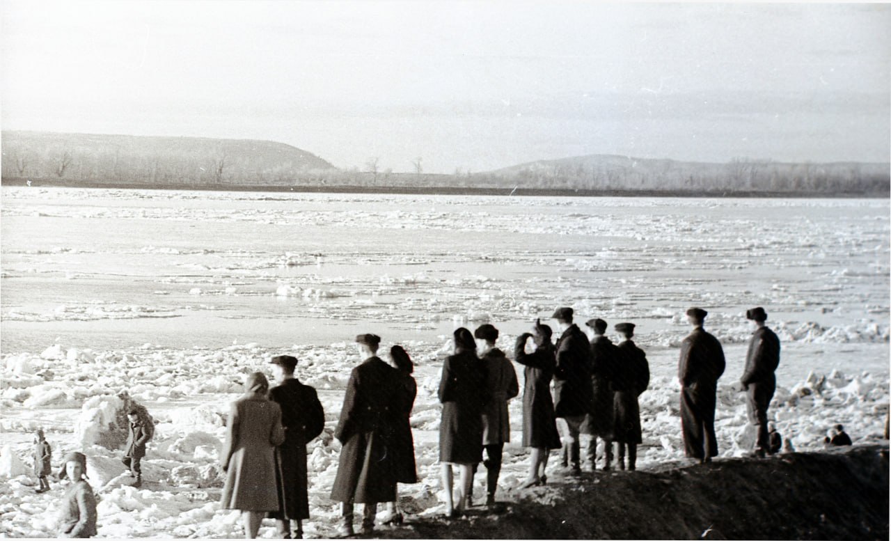 Смотрите, какой Волга была в апреле 1947 года Смотрите, какой Волга была в апреле 1947 года