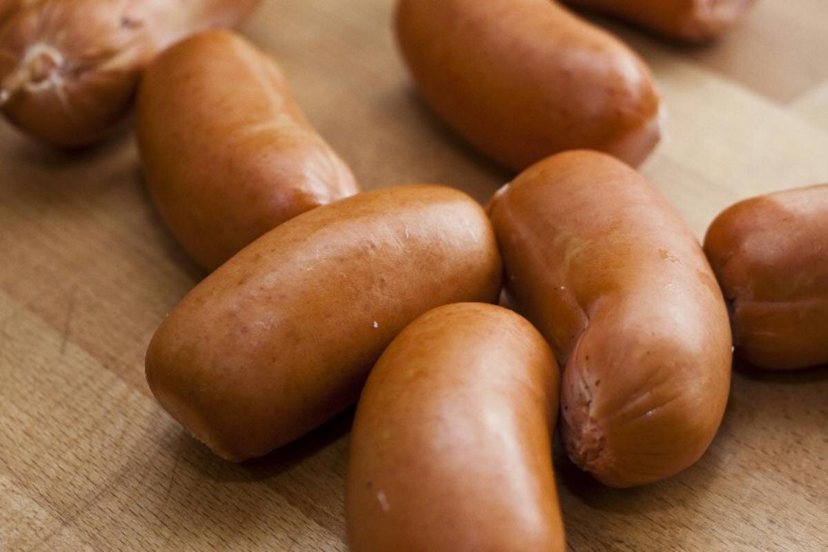 Как легко очистить сардельки: секреты от опытных кулинаров