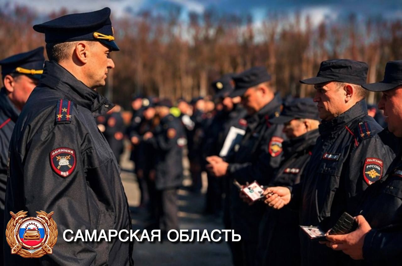 В Управлении Госавтоинспекции Самарской области в связи с переходом на летнюю форму одежды состоялся строевой смотр