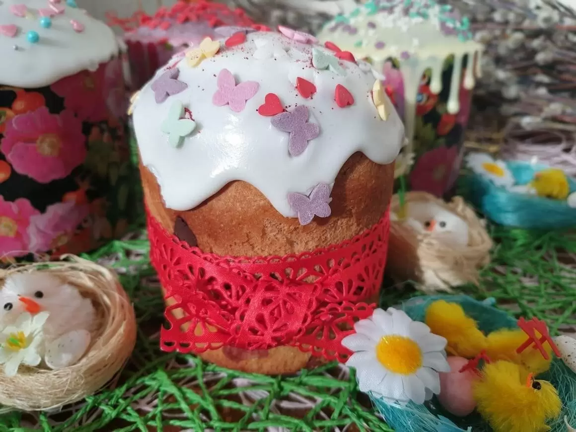 Пасхальный кулич: Как испечь ароматное лакомство с клюквой и шоколадом