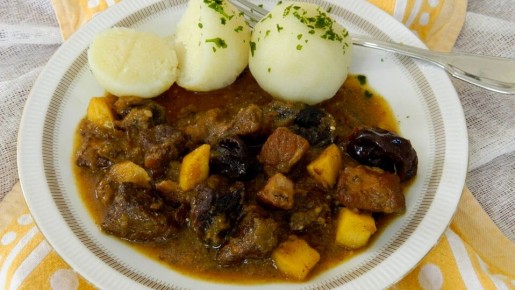 Сербский гуляш: уникальное сочетание мяса и фруктов, которое стоит протестировать