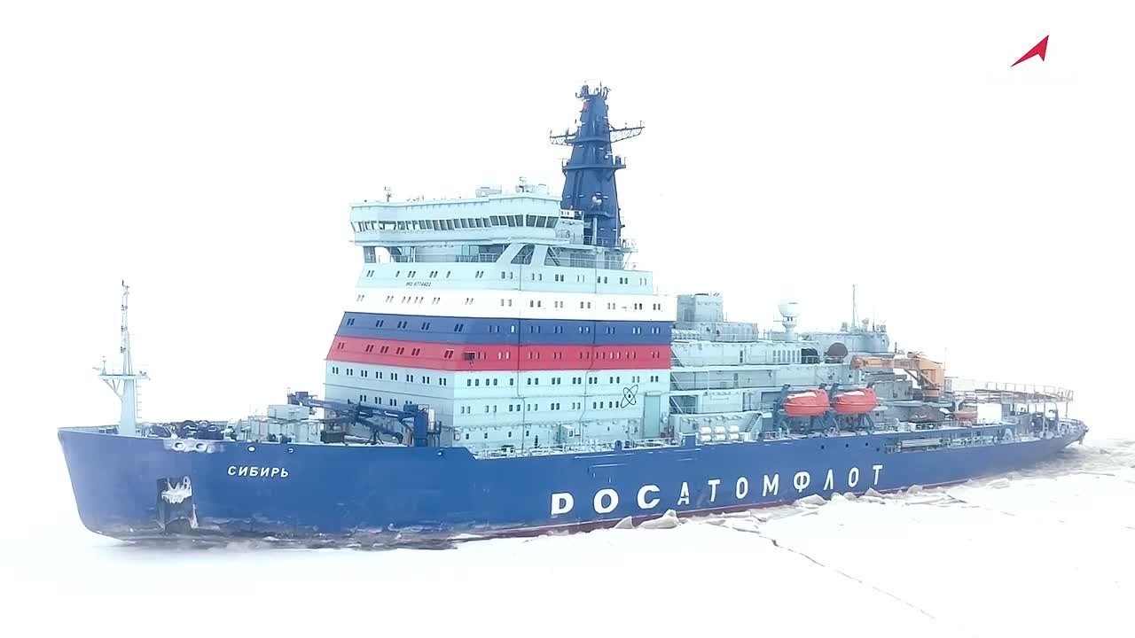 Ледоколы дали гудок в честь 65-летия легендарного полёта Юрия Гагарина