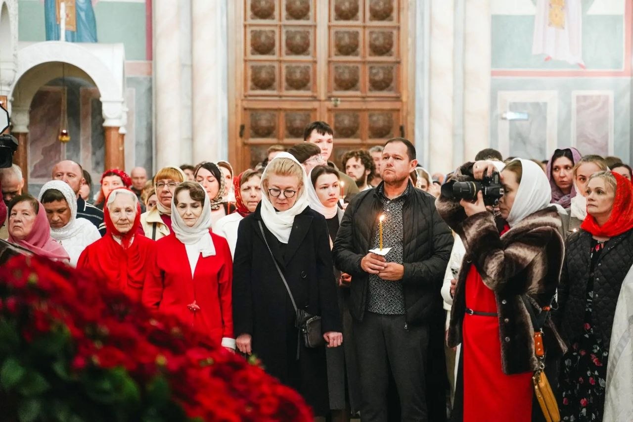 Самарцы встретили Светлое Христово Воскресение Самарцы встретили Светлое Христово Воскресение