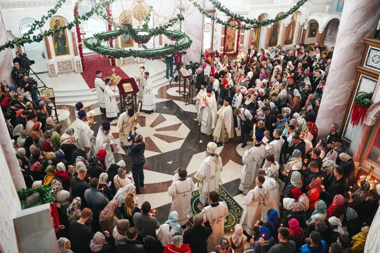 Самарцы встретили Светлое Христово Воскресение Самарцы встретили Светлое Христово Воскресение