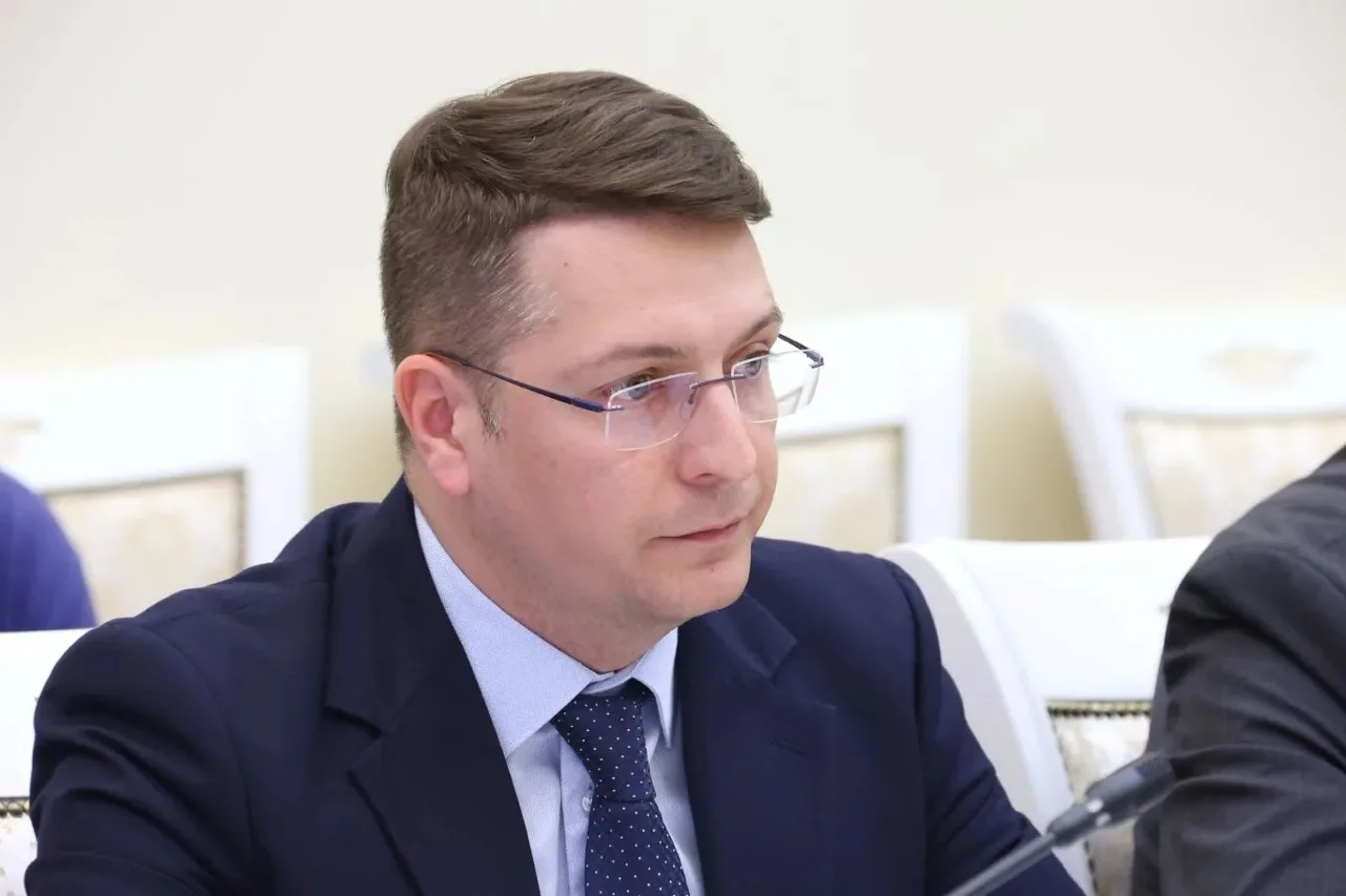 Вячеслав Федорищев рассмотрел обращения граждан на оперативном совещании в правительстве Вячеслав Федорищев рассмотрел обращения граждан на оперативном совещании в правительстве