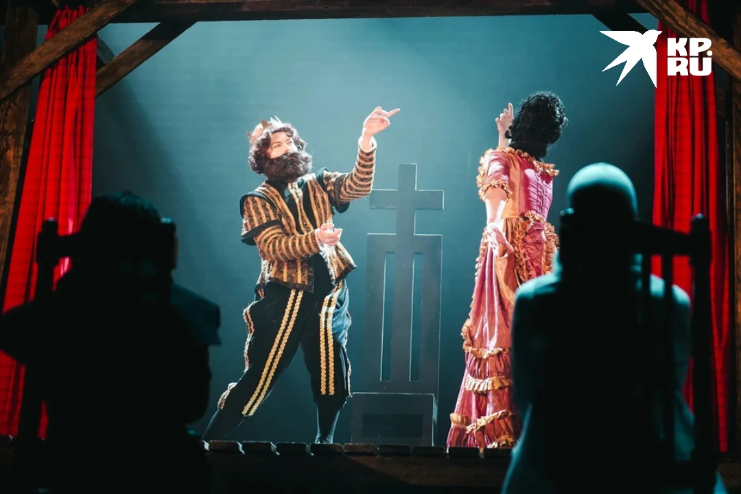 «Гамлет», от которого бегут мурашки: громкая премьера самарского драмтеатра «Гамлет», от которого бегут мурашки: громкая премьера самарского драмтеатра