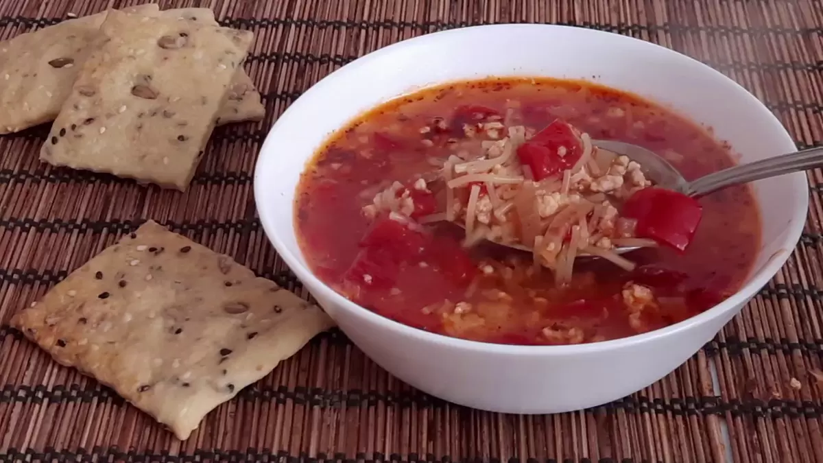 Суп с болгарским перцем и фаршем: быстрое решение для обеда