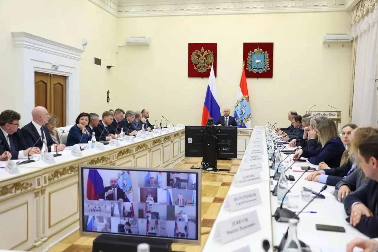 Вячеслав Федорищев рассмотрел обращения граждан на оперативном совещании в правительстве