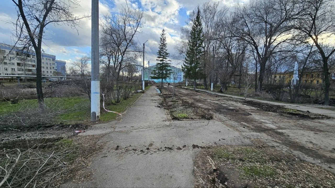 В Чапаевске приступили к благоустройству сквера у Дворца культуры имени Горького