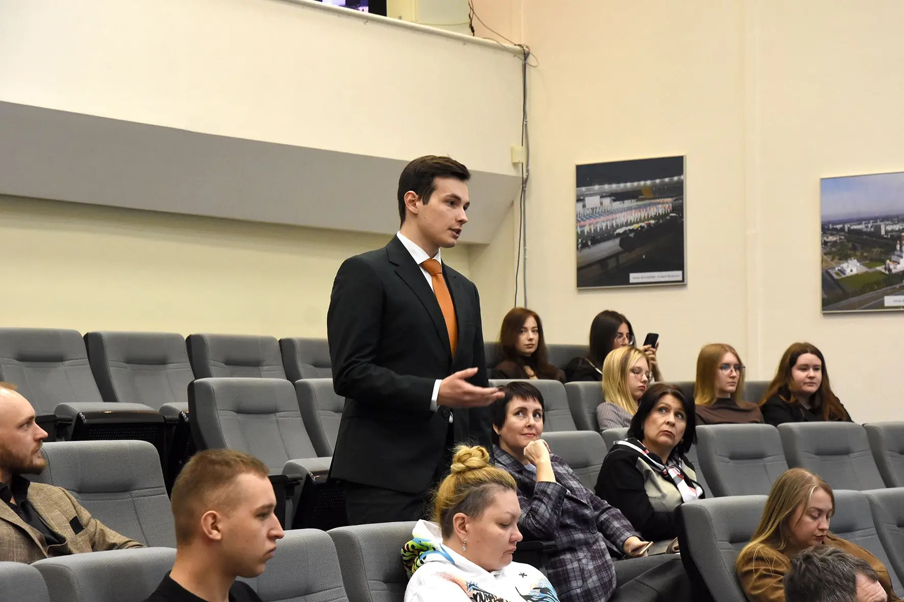 Уютный конференц-зал телекомпании «ЛАДА-МЕДИА» вновь стал центром притяжения Уютный конференц-зал телекомпании «ЛАДА-МЕДИА» вновь стал центром притяжения