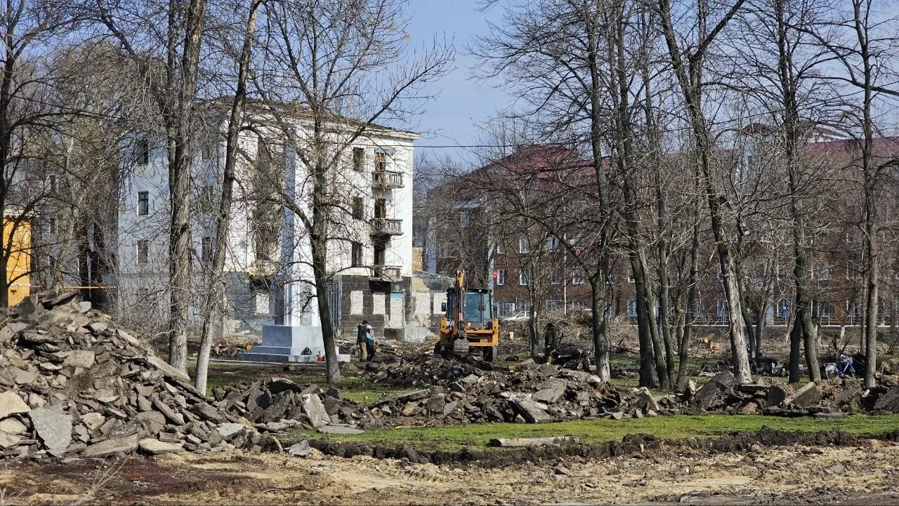В Чапаевске приступили к благоустройству сквера у Дворца культуры имени Горького В Чапаевске приступили к благоустройству сквера у Дворца культуры имени Горького