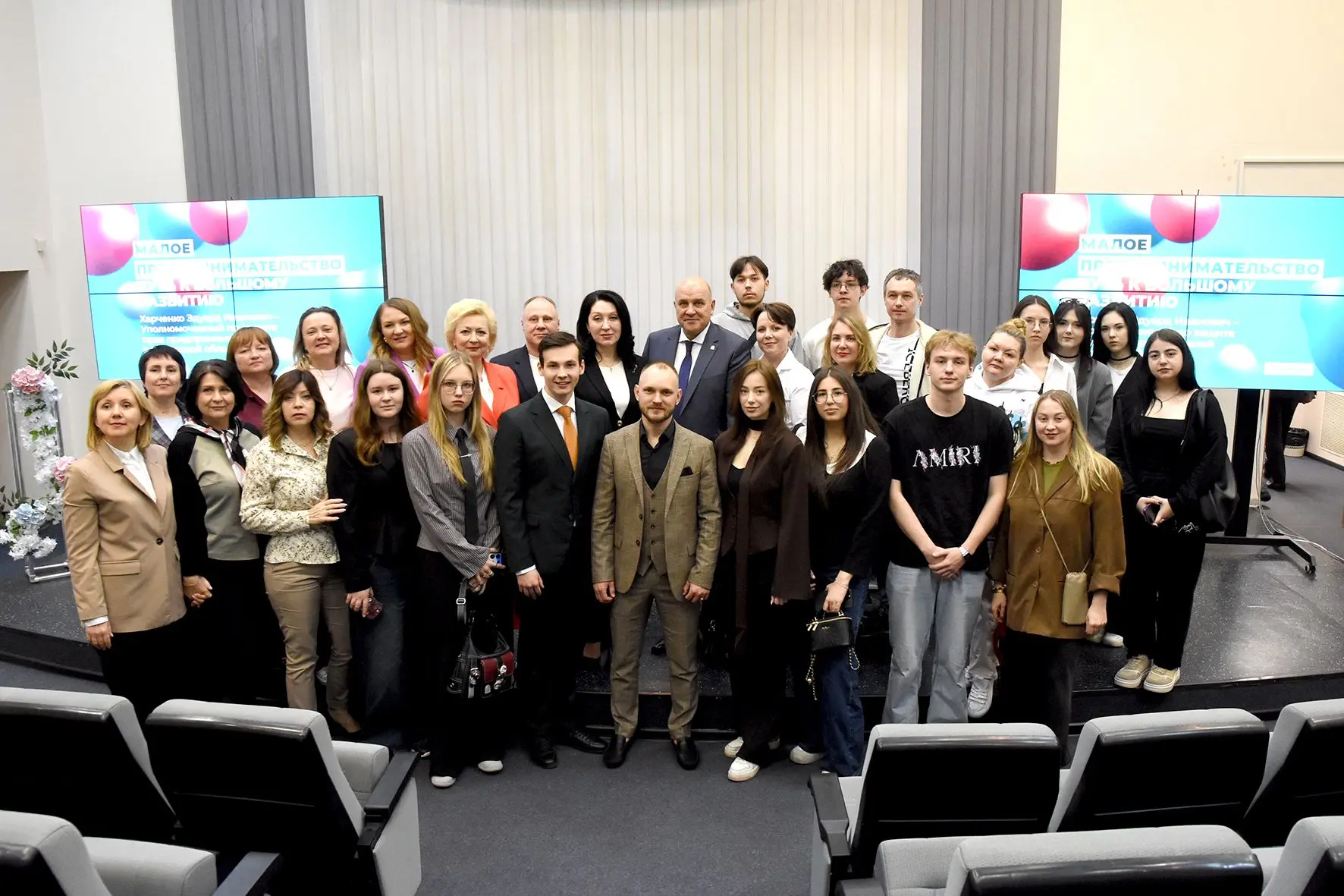 Уютный конференц-зал телекомпании «ЛАДА-МЕДИА» вновь стал центром притяжения Уютный конференц-зал телекомпании «ЛАДА-МЕДИА» вновь стал центром притяжения