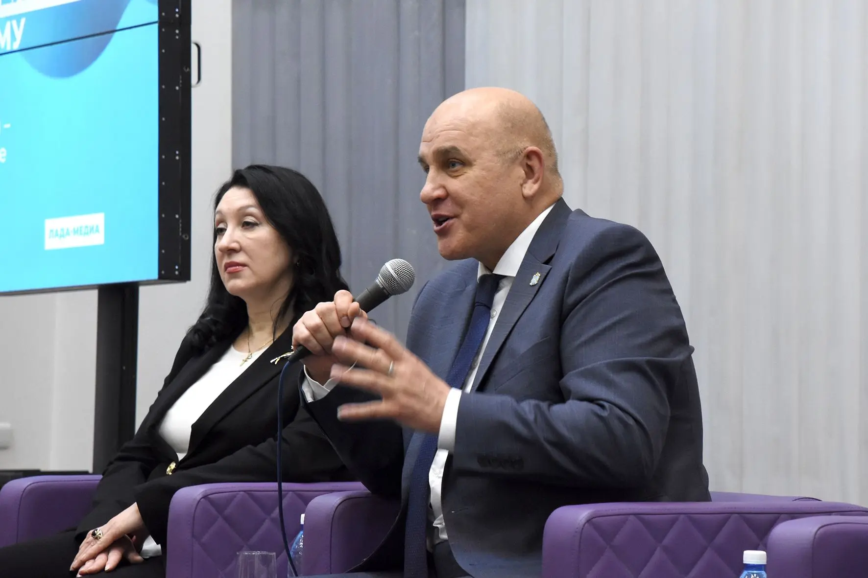 Уютный конференц-зал телекомпании «ЛАДА-МЕДИА» вновь стал центром притяжения Уютный конференц-зал телекомпании «ЛАДА-МЕДИА» вновь стал центром притяжения