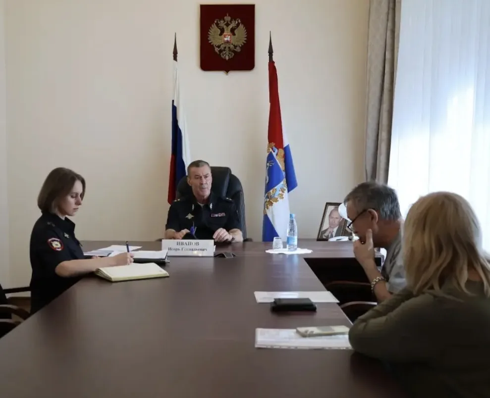 Начальник Главного управления МВД России по Самарской области генерал-лейтенант полиции Игорь Иванов провел прием граждан в Приемной Президента Российской Федерации Владимира Путина в Самарской области