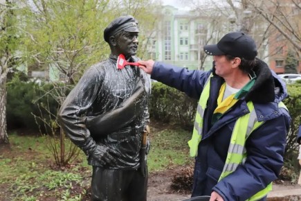 ����� 300 ���������� � ��������� ������� ����� ������ ������� � ������