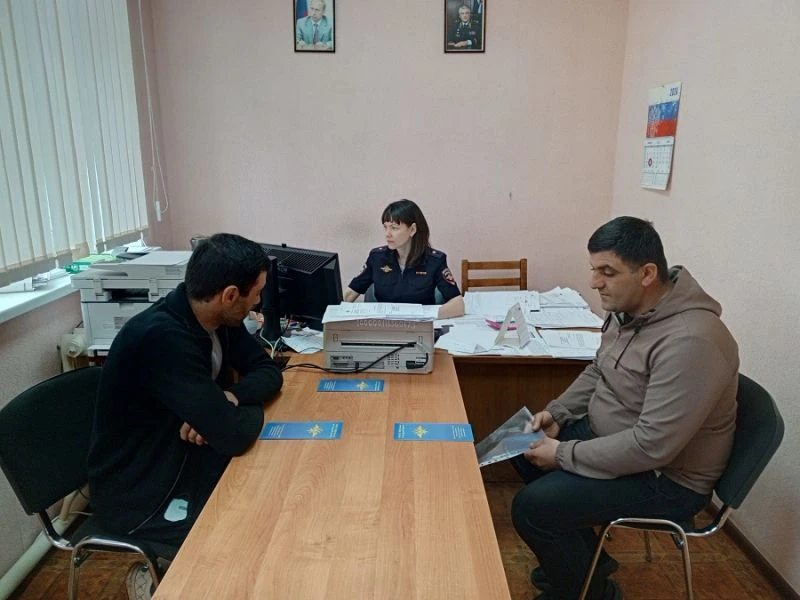 В Самарской области полицейские рассказали гражданам о преимуществах получения госуслуг в электронном виде