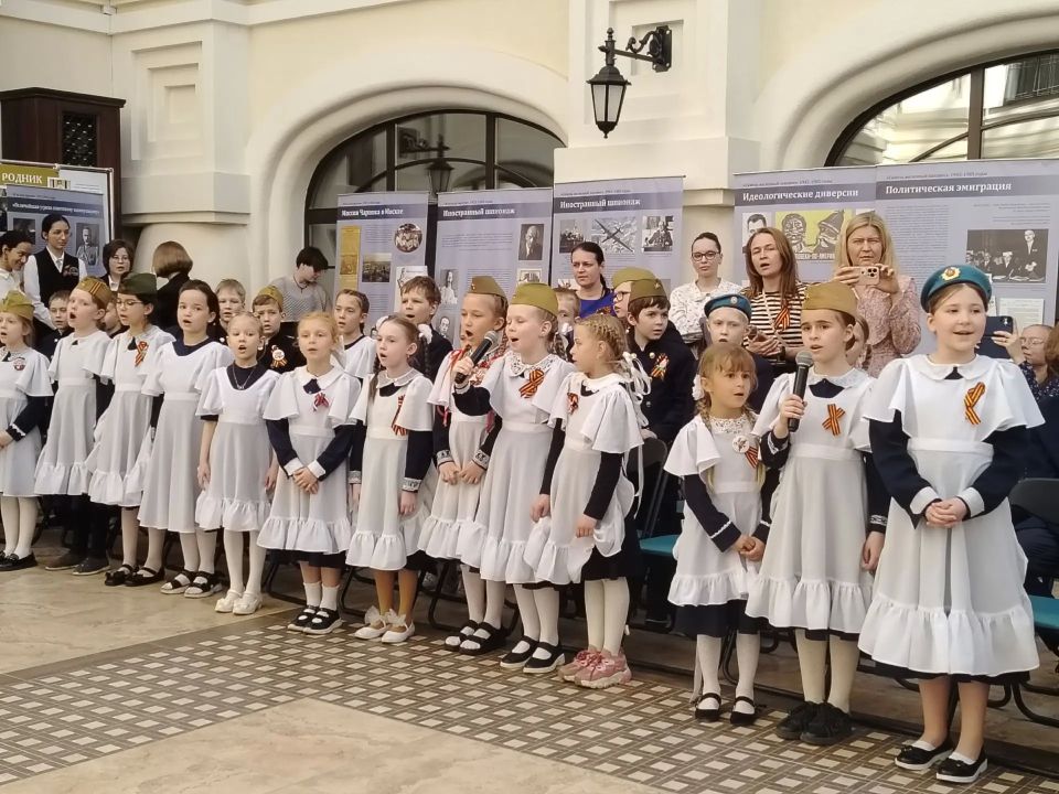 Живая память - Песенный марафон в Атриуме Живая память - Песенный марафон в Атриуме