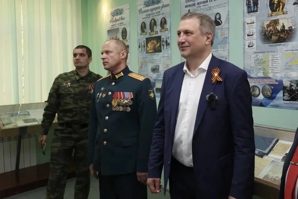 Глава Самары Иван Носков и ветераны СВО встретились с юными хранителями истории в День Победы