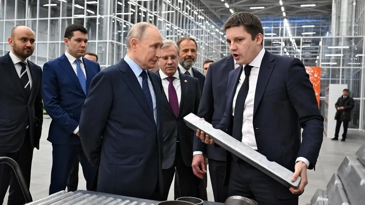В Белгороде под стражу заключен бывший генеральный директор компании по производству беспилотных авиационных систем (БАС) «Транспорт будущего», экс-советник губернатора Самарской области Юрий Козаренко