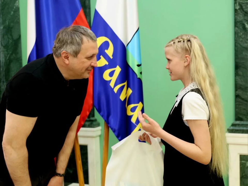 Иван Носков: Как и обещал, встретился с участниками проекта «ГИС-Дети» в рабочей обстановке, в своем кабинете Иван Носков: Как и обещал, встретился с участниками проекта «ГИС-Дети» в рабочей обстановке, в своем кабинете