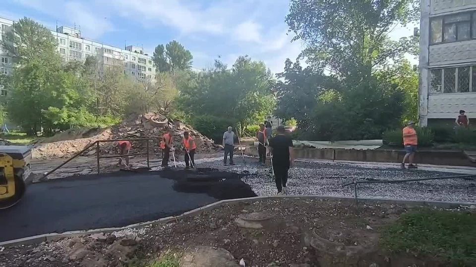 Работа кипит. Во дворах Самары вовсю идет благоустройство