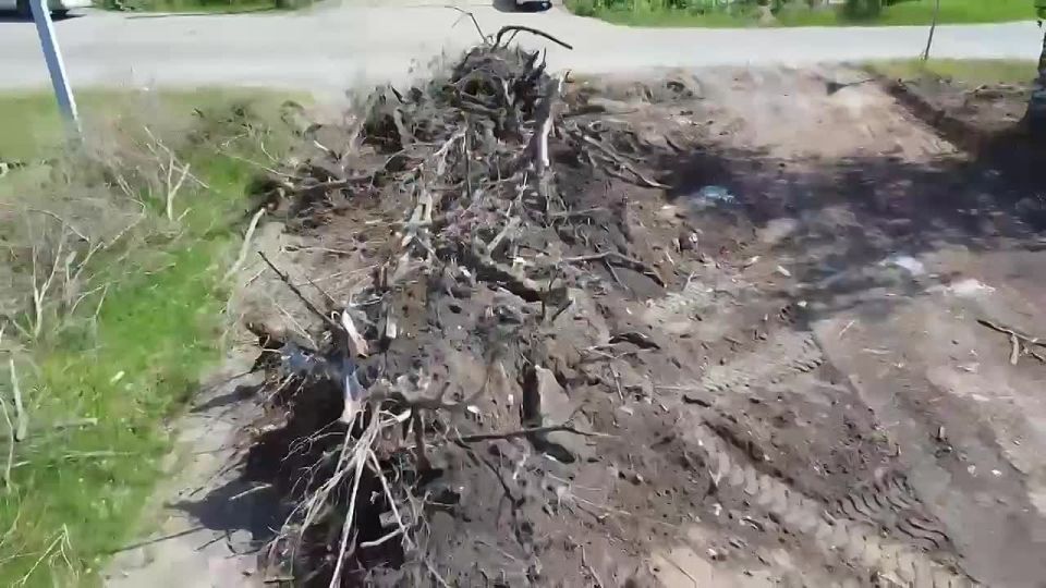 Шагаем вперёд: на Хрящевском шоссе возводят пешеходную дорожку