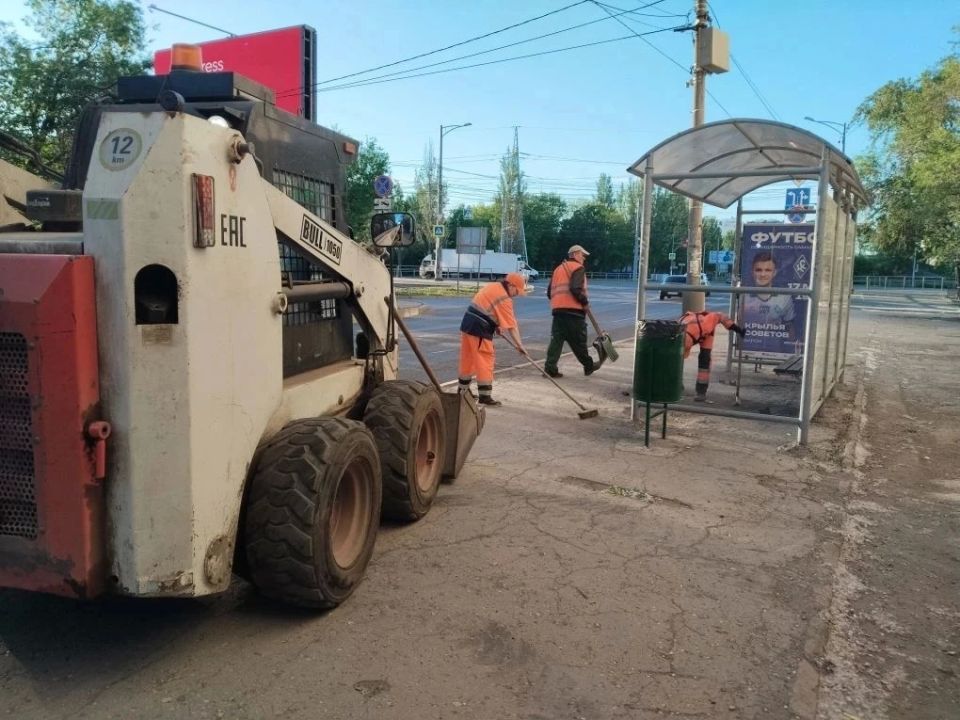 Утро начинается с чистоты. Пока мы спали, городские службы трудились, чтобы Самара стала еще чище и уютнее Утро начинается с чистоты. Пока мы спали, городские службы трудились, чтобы Самара стала еще чище и уютнее