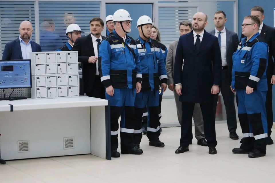 Губернатор Вячеслав Федорищев начал рабочую поездку в Тольятти сегодня утром с посещения производственных площадок «Тольяттикаучука»