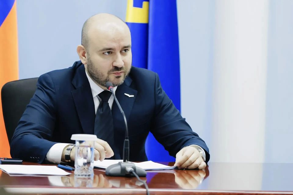 Губернатор Самарской области обсудил с бизнесом меры поддержки малого и среднего бизнеса в новых налоговых условиях