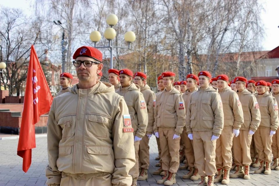 10 лет «ЮНАРМИИ» – 10 лет в едином строю! 10 лет «ЮНАРМИИ» – 10 лет в едином строю!