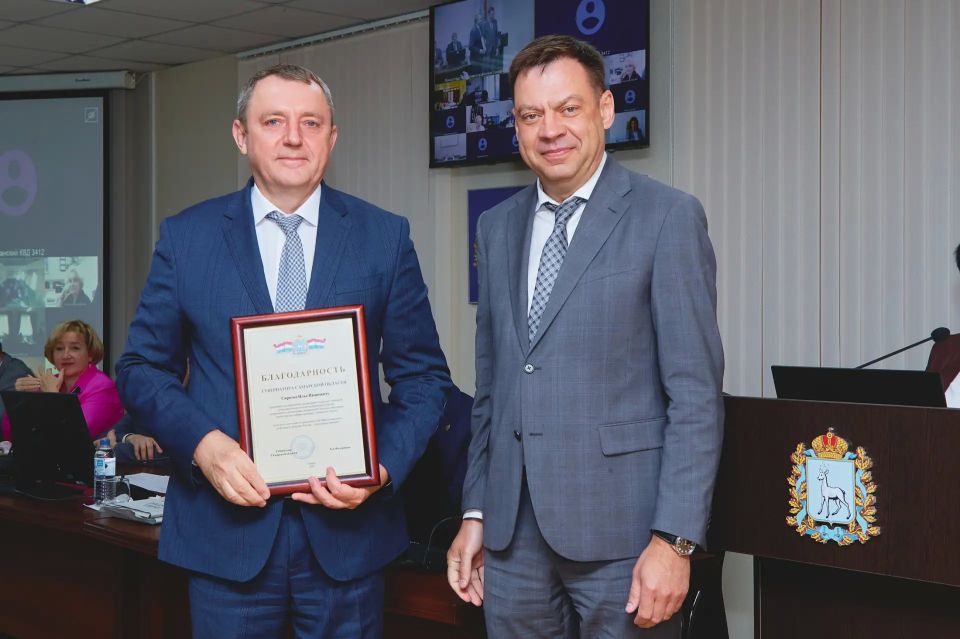 Андрей Орлов вручил отраслевые награды сотрудникам министерства и представителям учреждений здравоохранения Андрей Орлов вручил отраслевые награды сотрудникам министерства и представителям учреждений здравоохранения